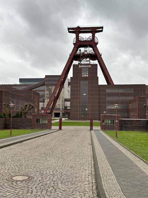 Nachbar Des Weltkulturerbes Zeche Zollverein! Ge1R Essen Kültér fotó